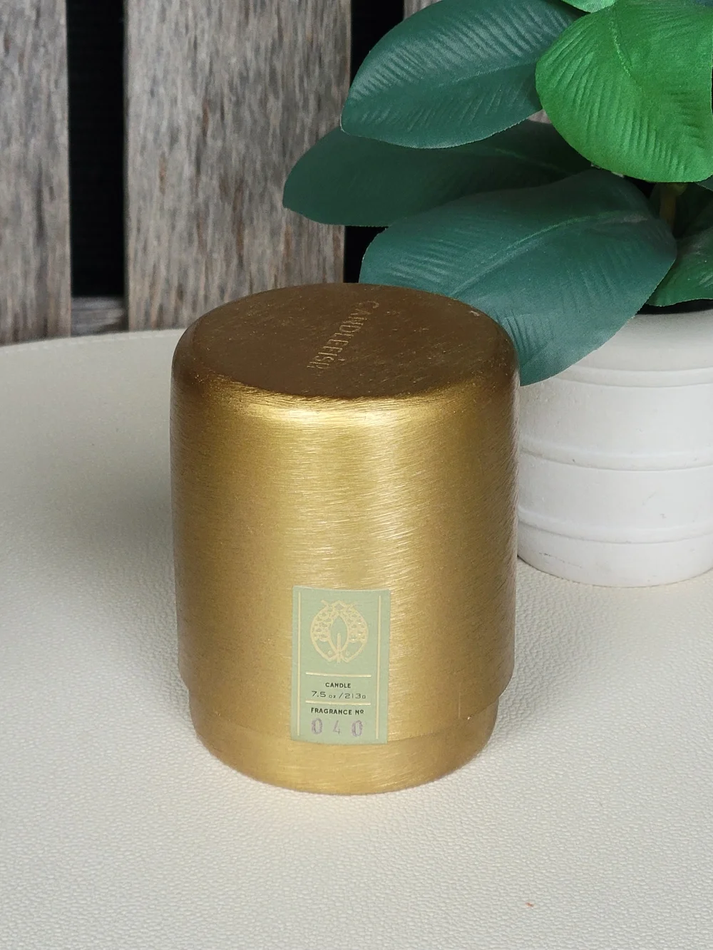 Candlefish Fragrance No. 040  single wick candle Metal Brushed Gold Vessel & Lid